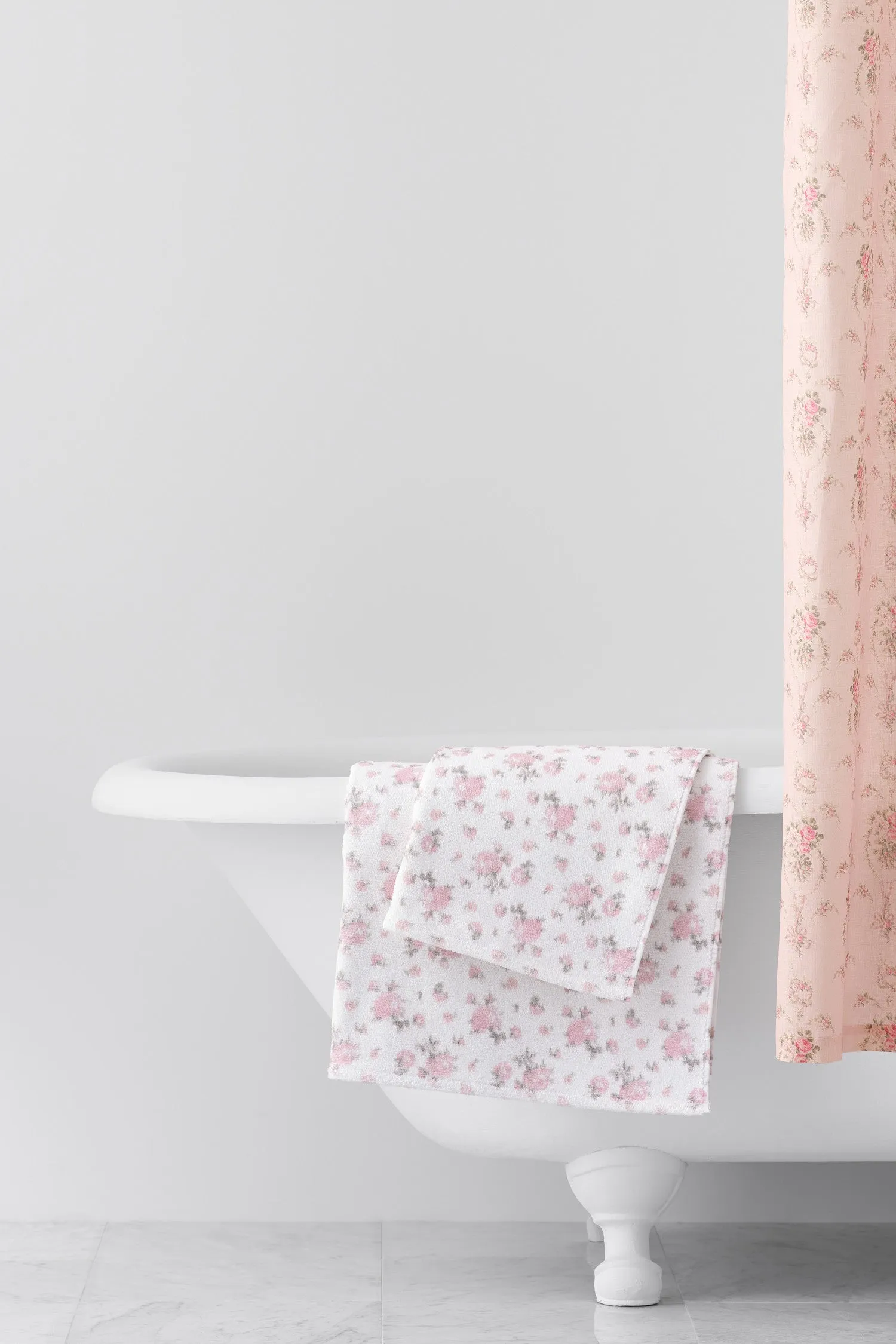 Cotton Bath Towel in Bow Print
