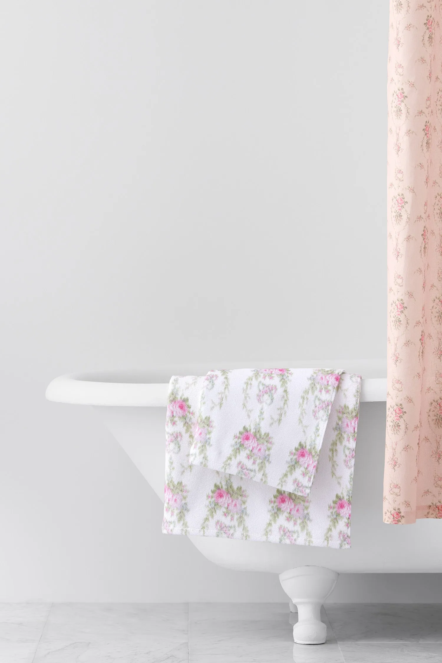 Cotton Bath Towel in Bow Print