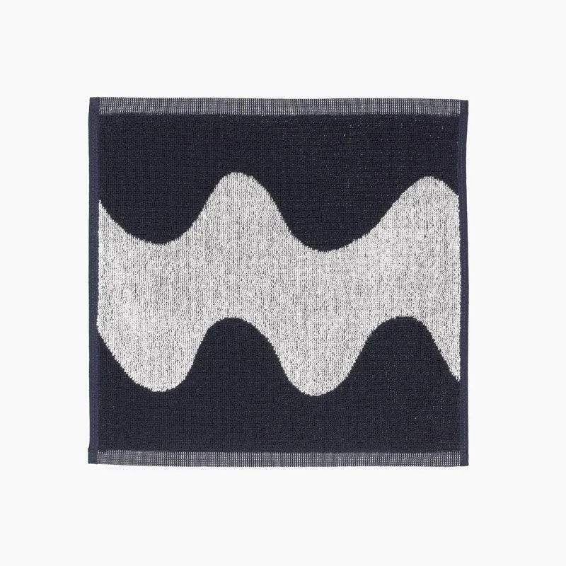 Lokki Facecloth 30x30cm in off-white, dark blue