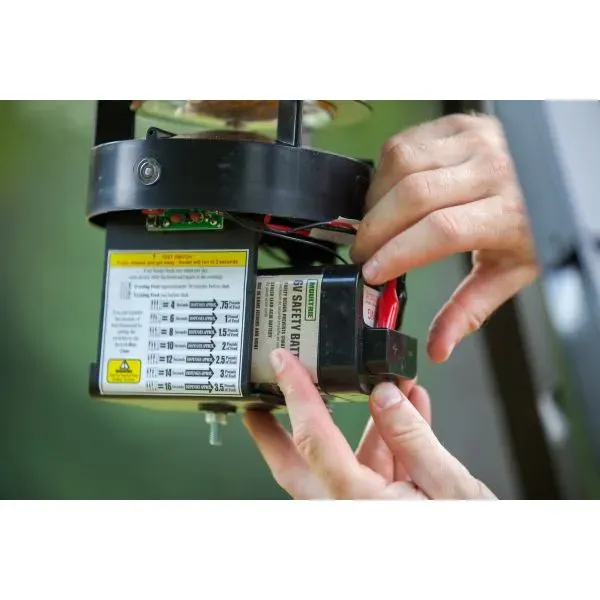 MOULTRIE 6-volt 5 amp Rechargeable Safety Battery